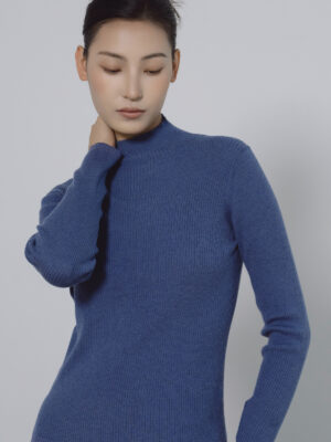 ハイネックリブニット