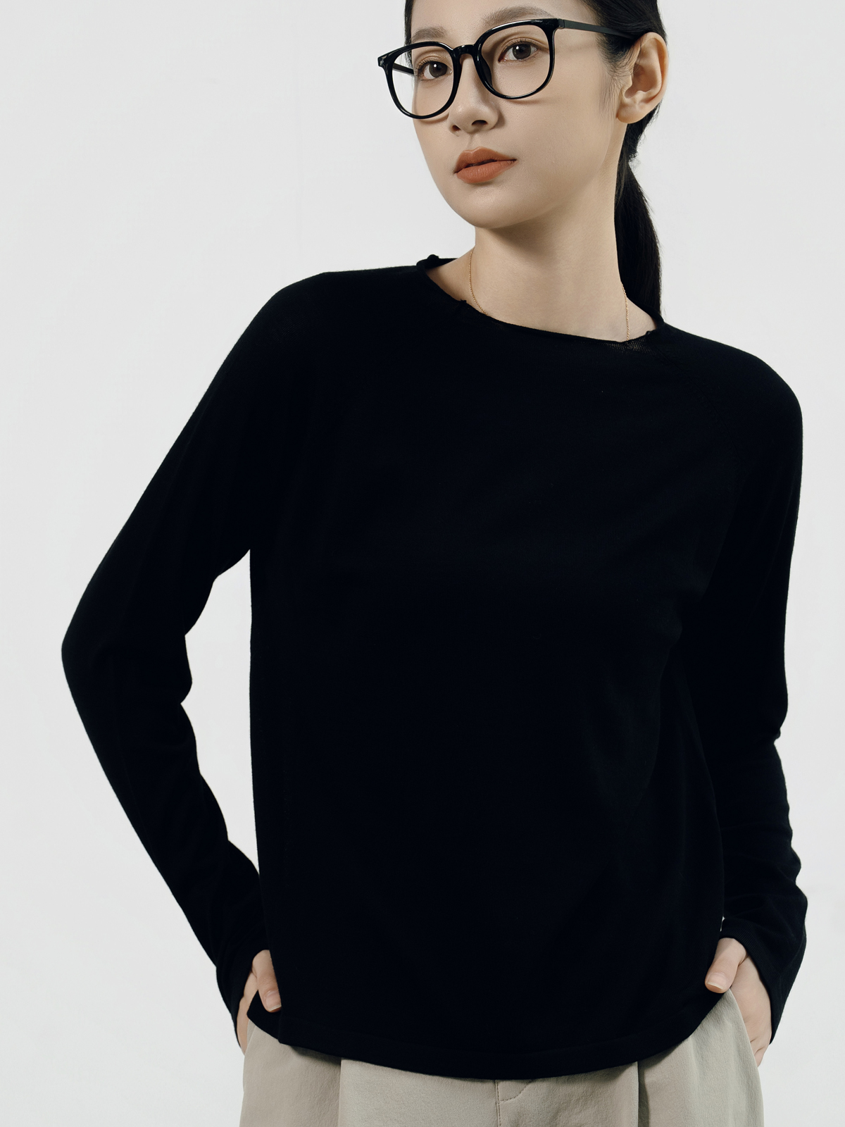 極細ビエラヤーン クルーネックニット モノトーン