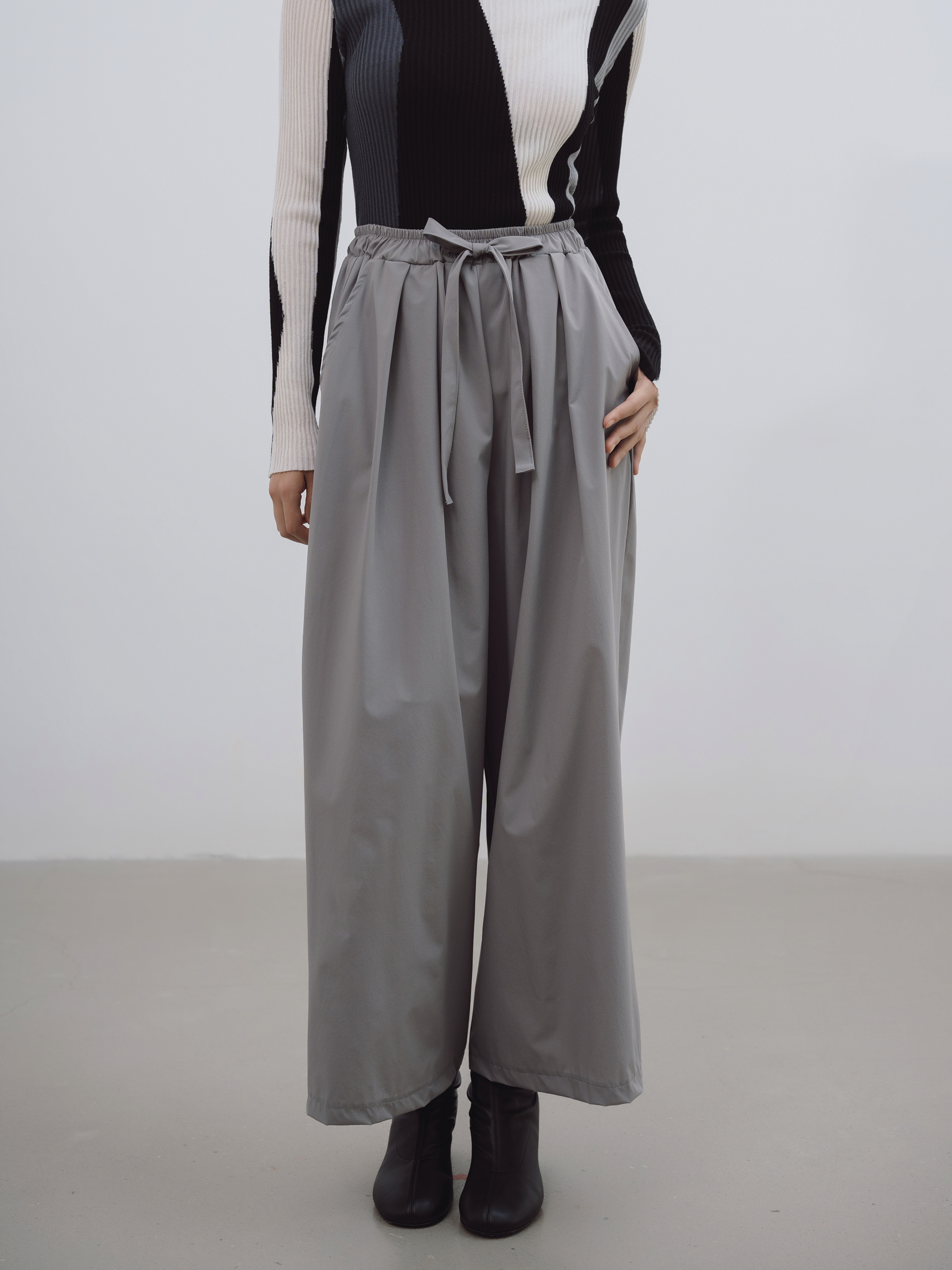 撥水ナイロンパンツ　モノトーン