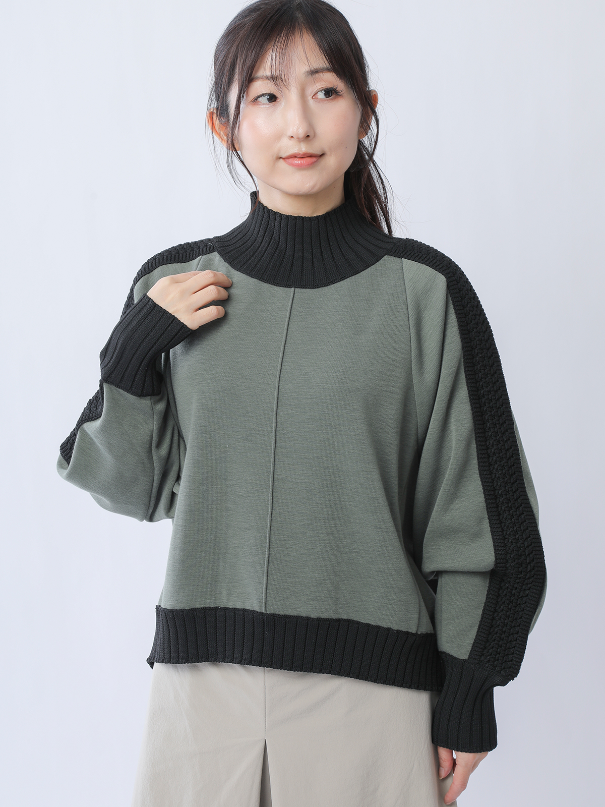 起毛ニット　ラグラン袖　サステナブル