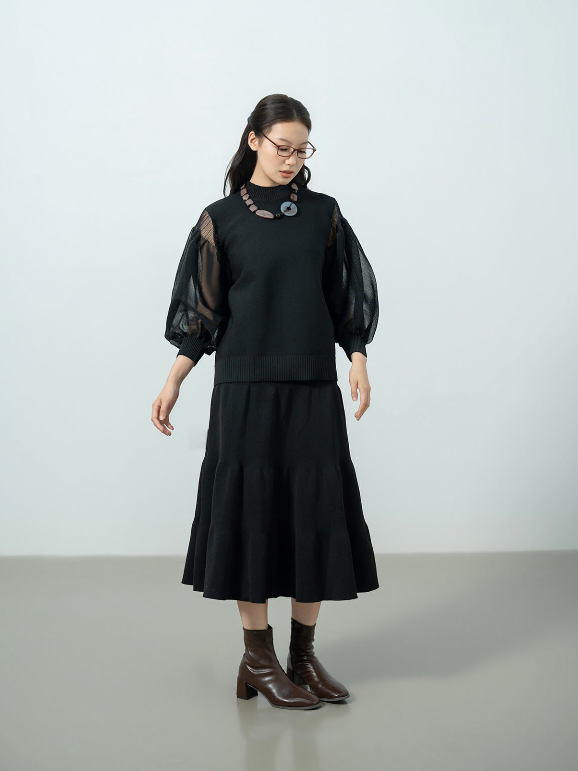 LEO09817-730