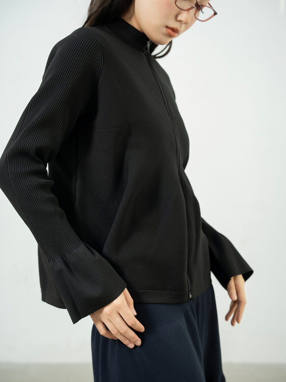 LEO09982-885