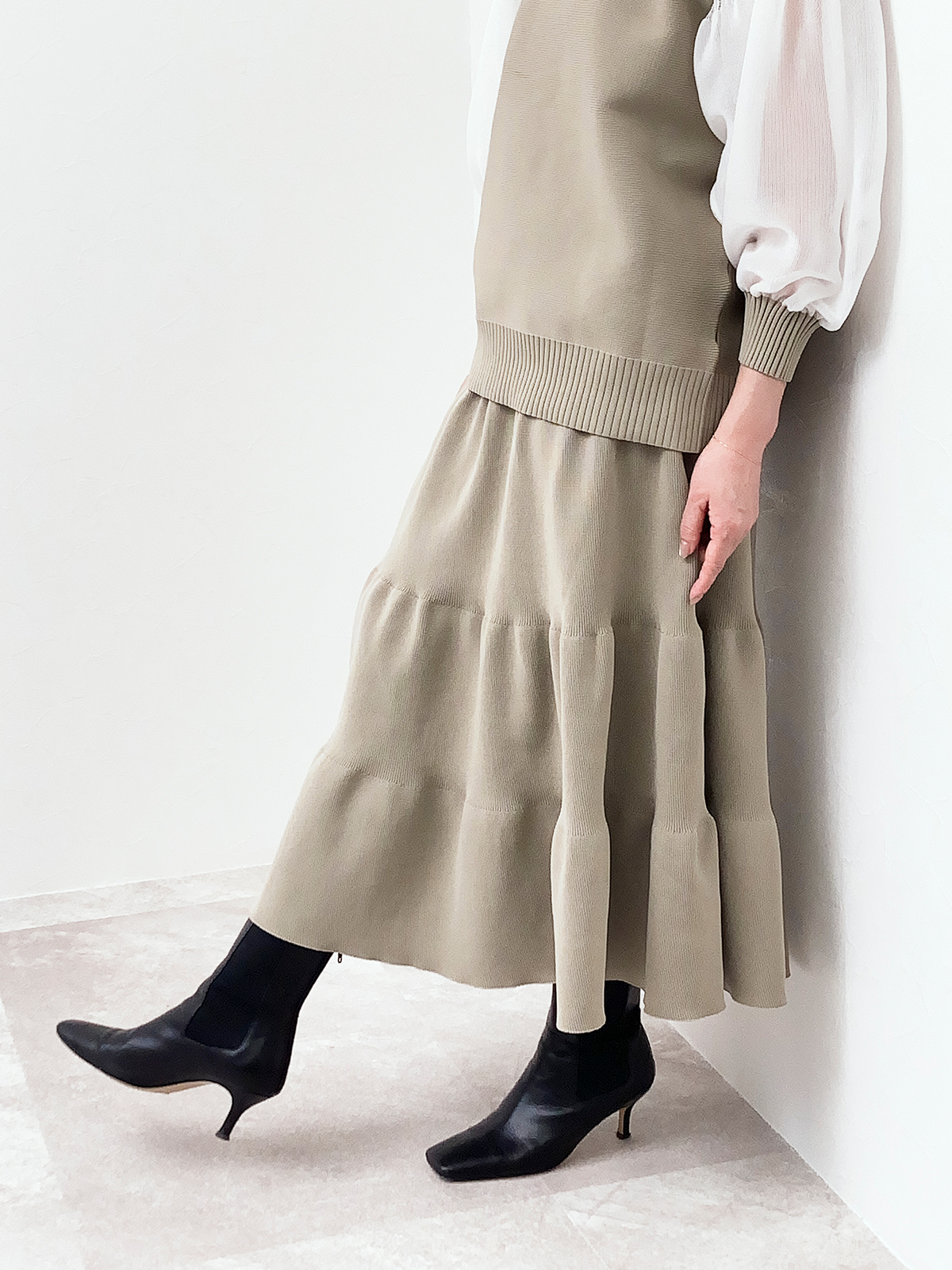 中空糸ティアード ニットスカート Beige