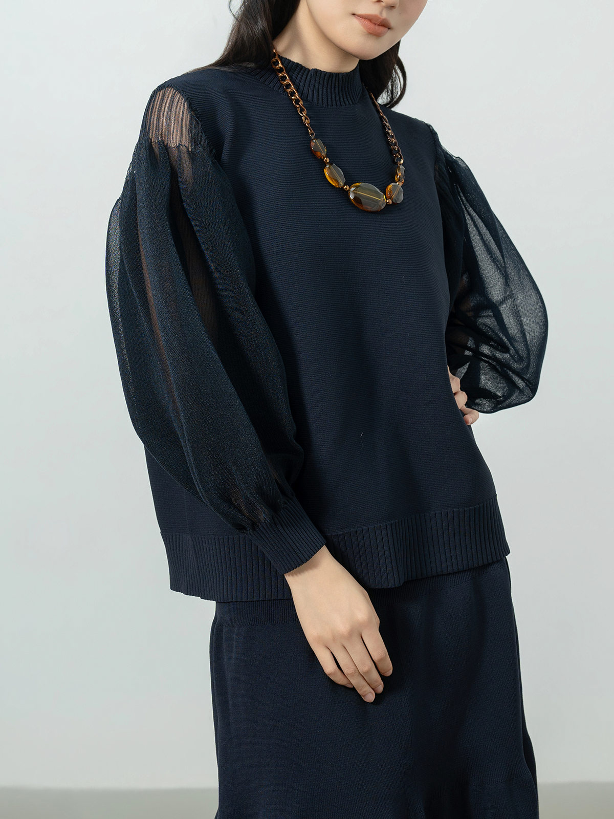 LEO09853-764