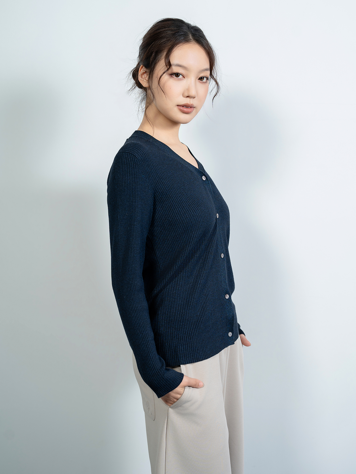 LEO00673-470